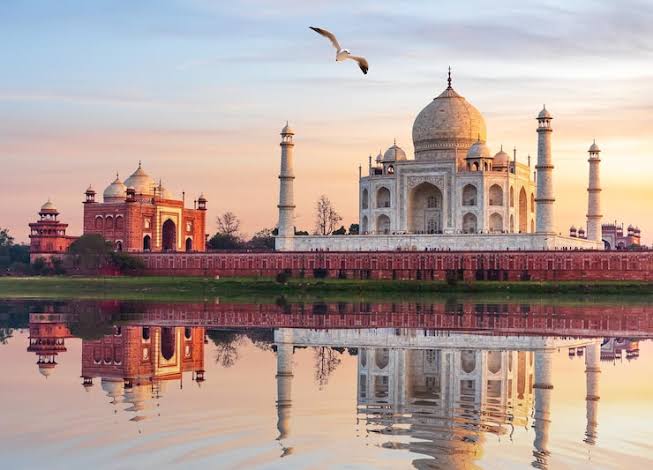 16 NIGHTS / 17 DAYS GOLDEN TRIANGLE WITH VARANASI & AYODHYA & KASHMIR TOUR
