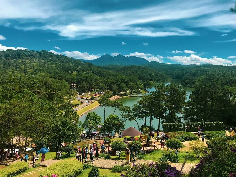 17 Days of <em>Vietnam Tour</em>