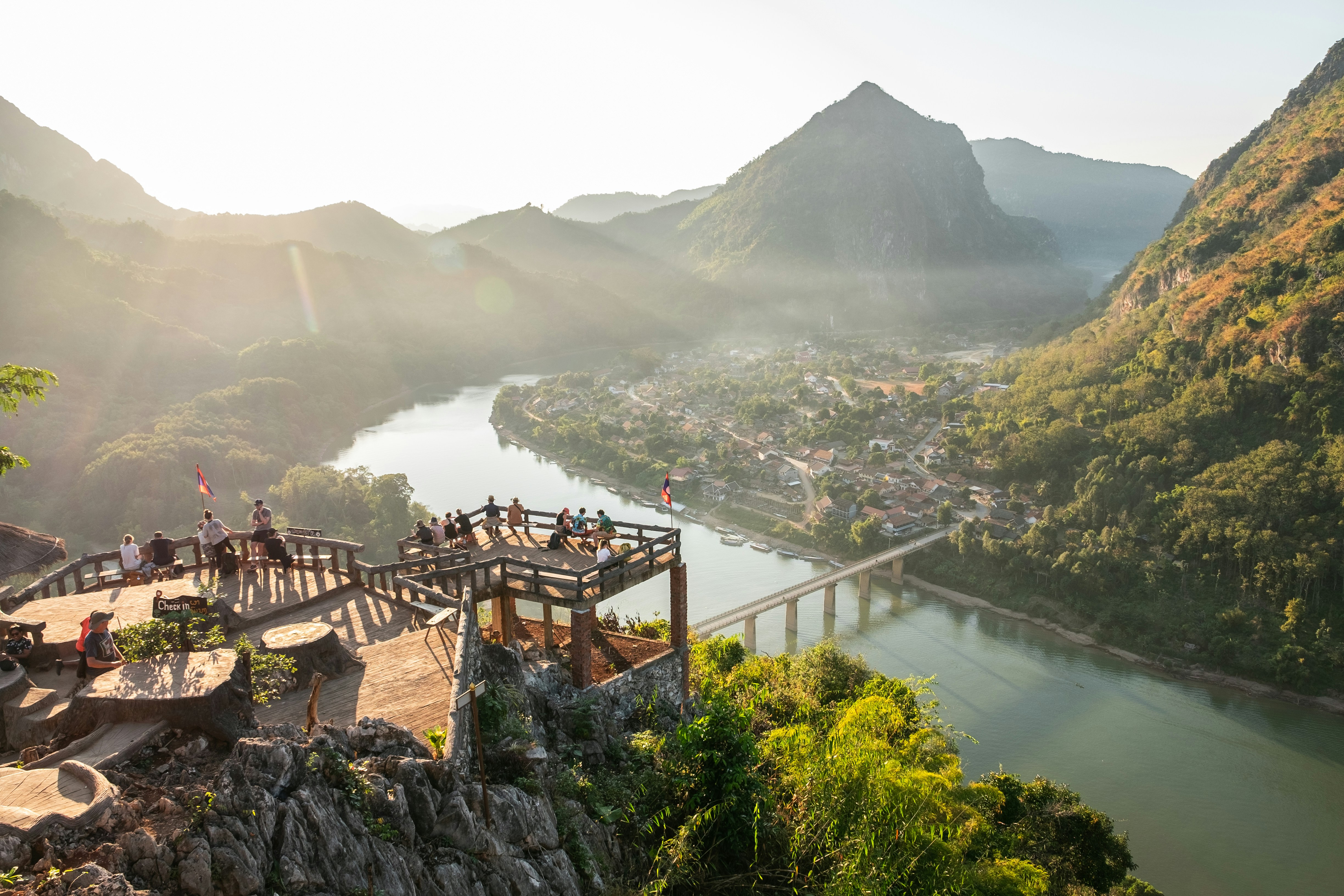 Scenic 4 Days / 3 Nights — Vientiane & Vang Vieng Express