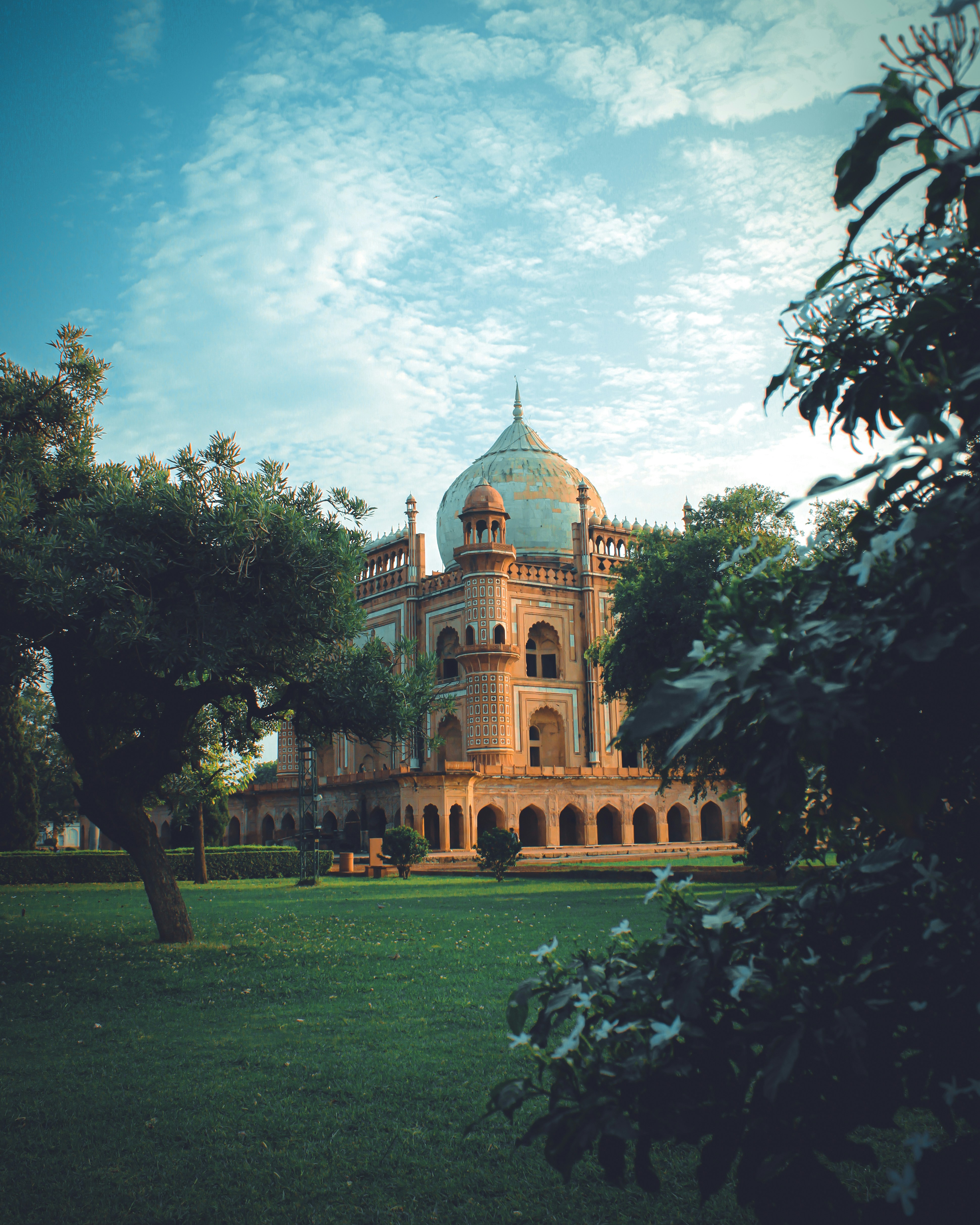 Scenic 11 Nights 12 Days Premium Golden Triangle & Kashmir Paradise
